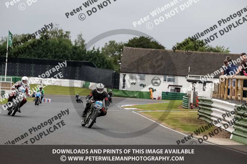 Vintage motorcycle club;eventdigitalimages;mallory park;mallory park trackday photographs;no limits trackdays;peter wileman photography;trackday digital images;trackday photos;vmcc festival 1000 bikes photographs